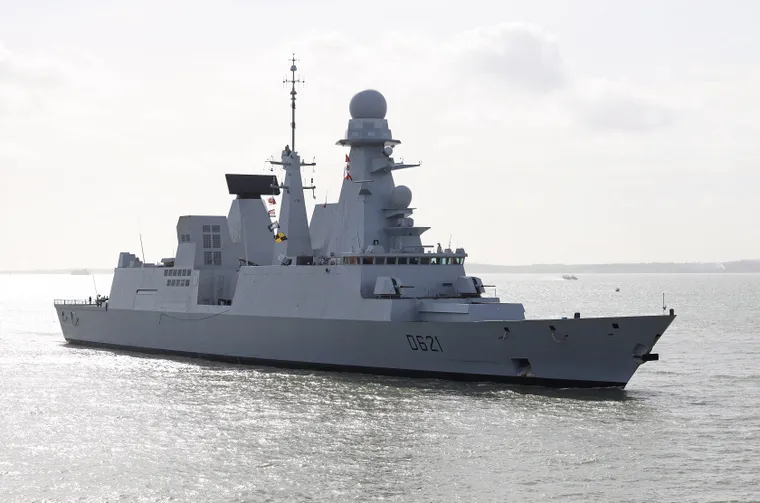 buque-guerra-francia