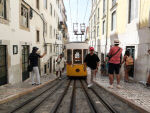 fGEKUUWke_2000x1500__1