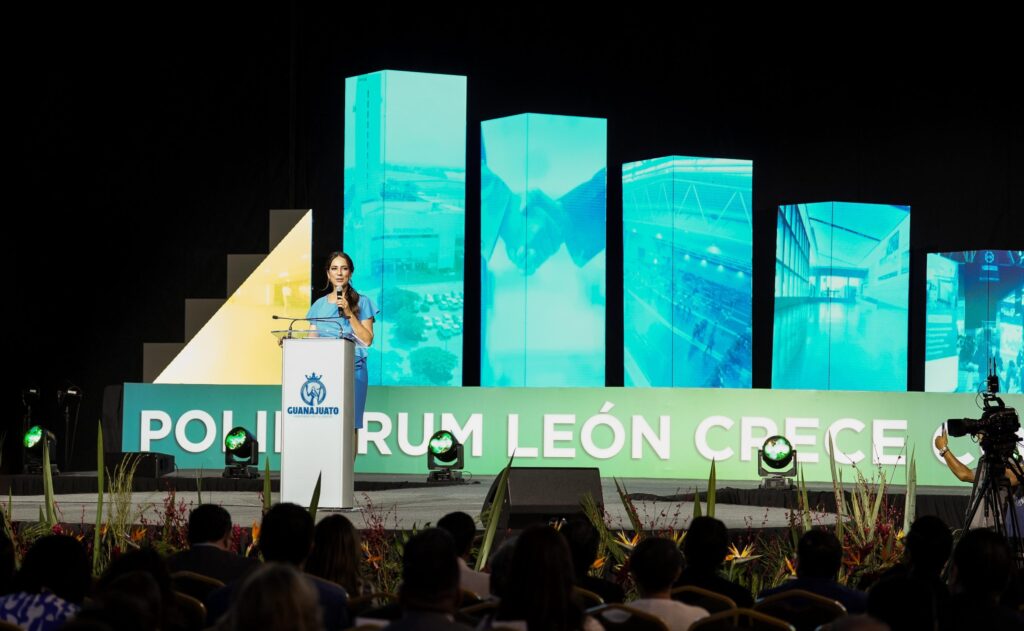 Inauguración-Sala-C5-Poliforum-León-5-scaled