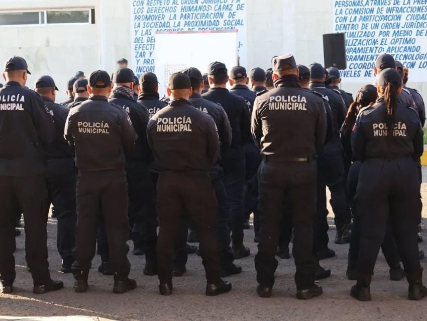 Operativo en Pénjamo deja 8 policías detenidos; investigan posible participación en hechos delictivos.