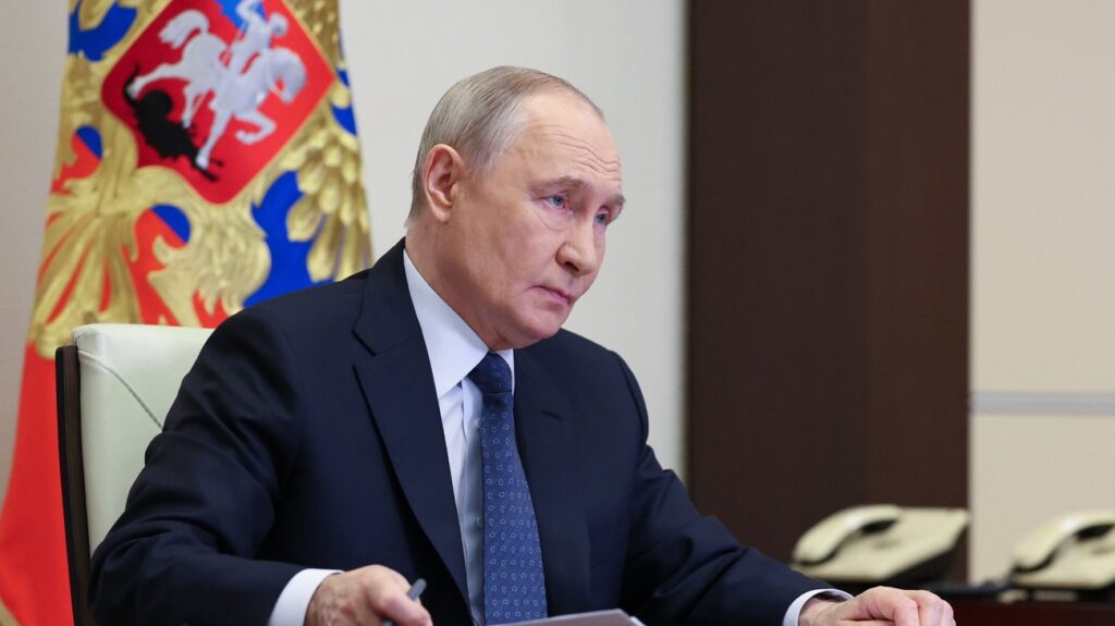 large_AP_26097550954997_b229654ca2