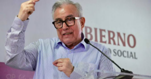 UIF congela cuentas de Rubén Rocha Moya y Enrique Inzunza tras acusaciones de narcotráfico en Estados Unidos.