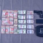 Frustran robo de 249 mil pesos a cuentahabiente; detienen a dos, uno de ellos era ex policía.