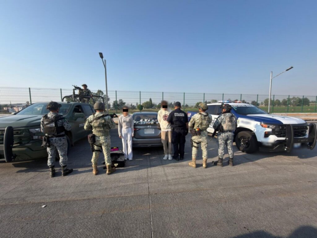 Asegura-Policía-Estatal-de-Caminos-más-de-1-mdp-en-Salamanca-01