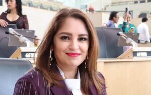 Jenny Oliveros denuncia casos de violencia en Apaseo el Grande, presunto agresor labora en Gobierno del Estado.