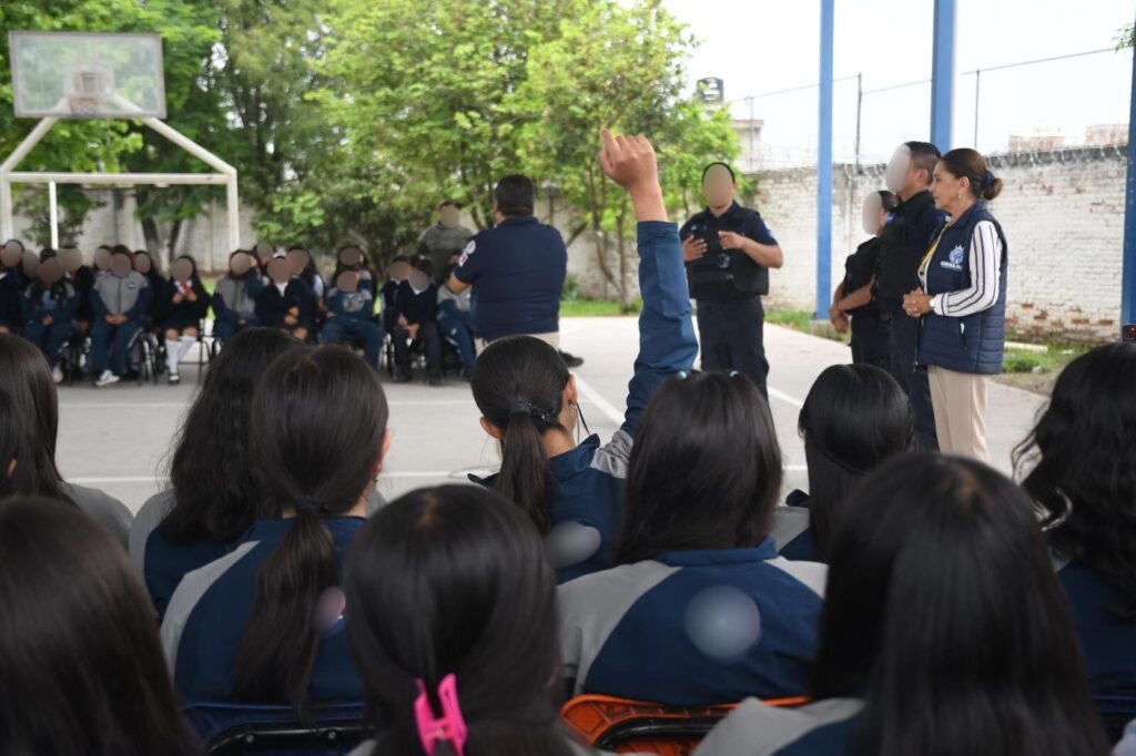 Guanajuato-enseña-a-sus-estudiantes-a-identificar-riesgos-y-a-protegerse-en-línea-con-apoyo-de-la-Policía-Cibernética-1