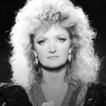 Fallece Bonnie Tyler a los 75 años; se apaga una de las voces más emblemáticas del pop y rock de los años 80.