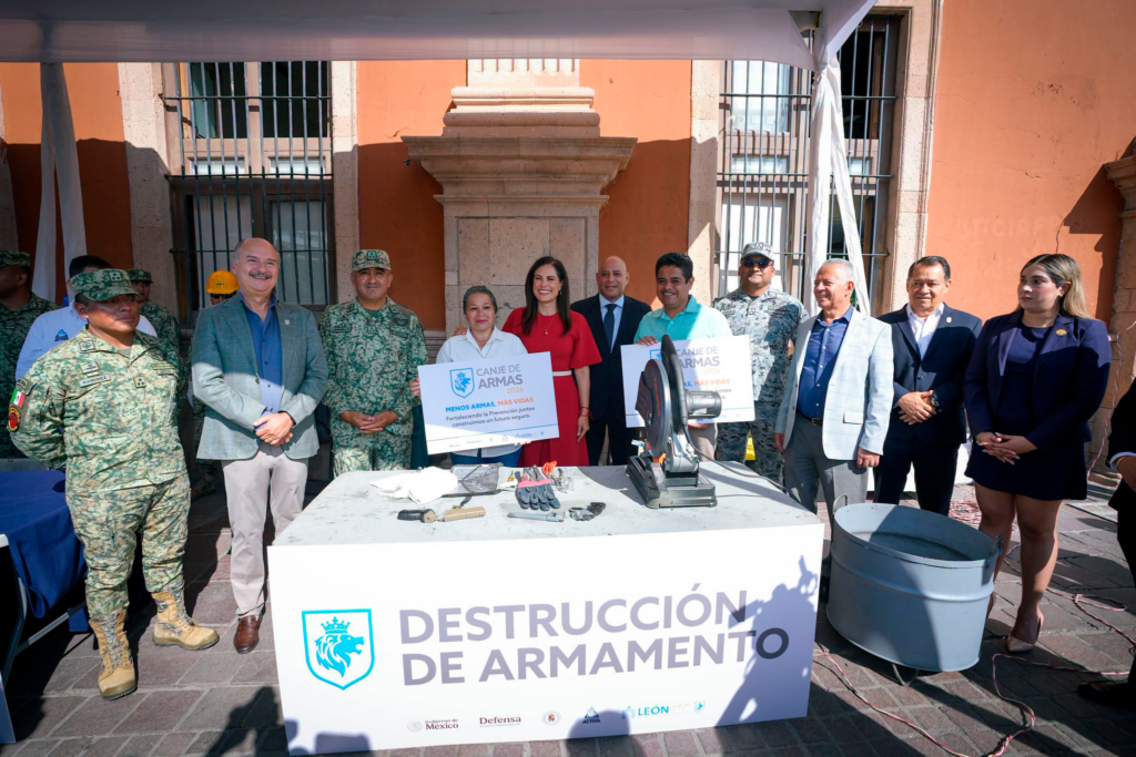 Histórico decomiso voluntario de armas en León; destruyen 131 armas entregadas por ciudadanos