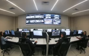 Refuerzan vigilancia en 90 escuelas de León con cámaras conectadas al C4.