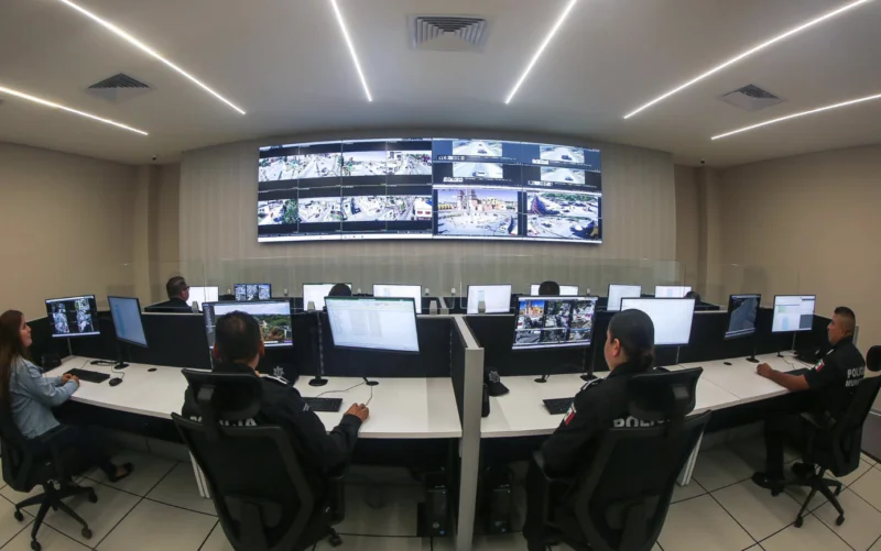 Refuerzan vigilancia en 90 escuelas de León con cámaras conectadas al C4.