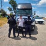 Detienen en San Diego de la Unión a pareja que viajaba en un tractocamión con reporte de robo desde 2018.