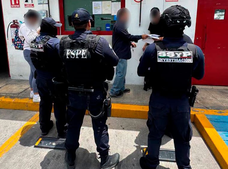 Aseguran gasolinera en León por presunto suministro irregular de combustible.